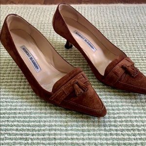 Manolo Blahnik kitten heel pumps